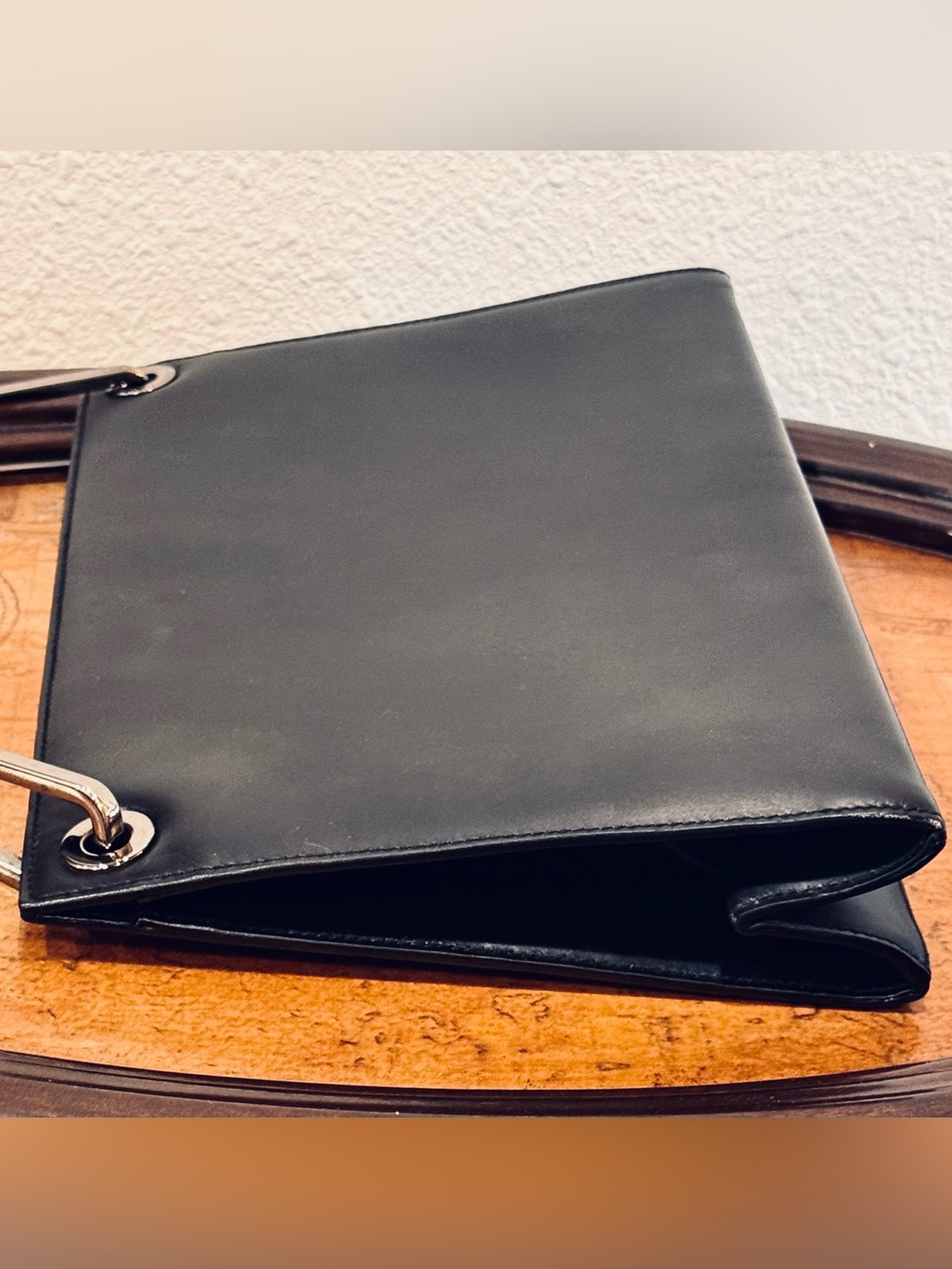 Authentic Gucci Vintage Tom Ford Black Patent Leather Embossed G Shoulder Bag - Picture 3 of 9